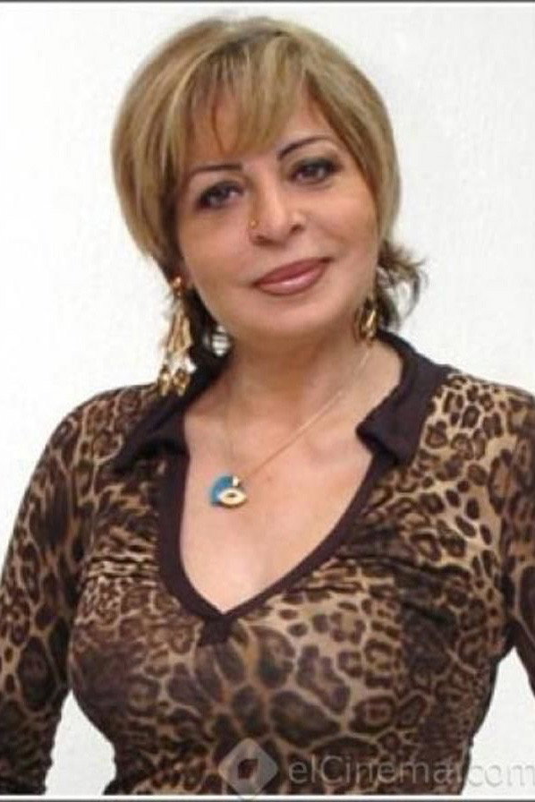 Mona Abdul Majeed as أم مشاري in If the camel falls