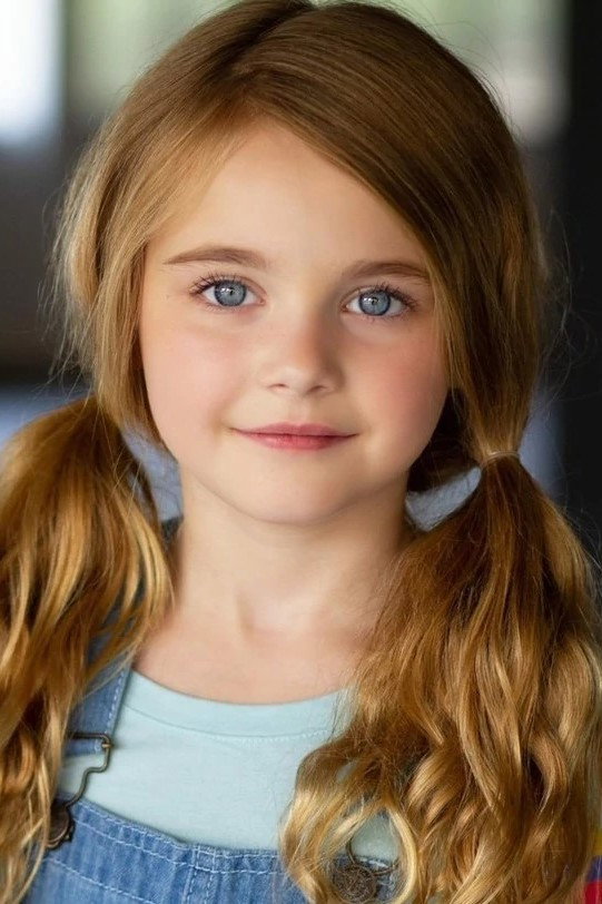 Anabelle Holloway as Denise Kennedy (teen) in Average Joe