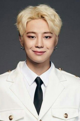 이의진 as Self in UNB in Japan: OND