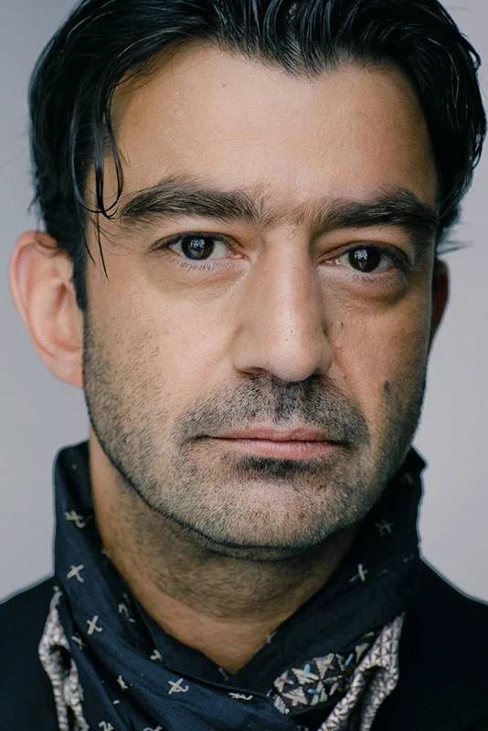 Michele Cuciuffo as Massimo Russo in Aenne Burda - Die Wirtschaftswunderfrau
