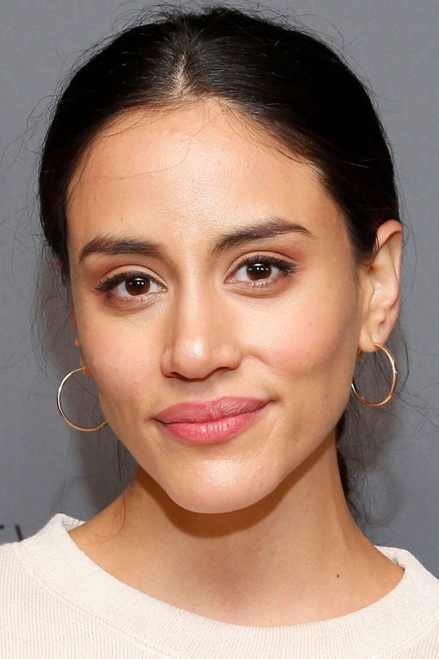 Michelle Veintimilla as Vanessa in The Baker and the Beauty