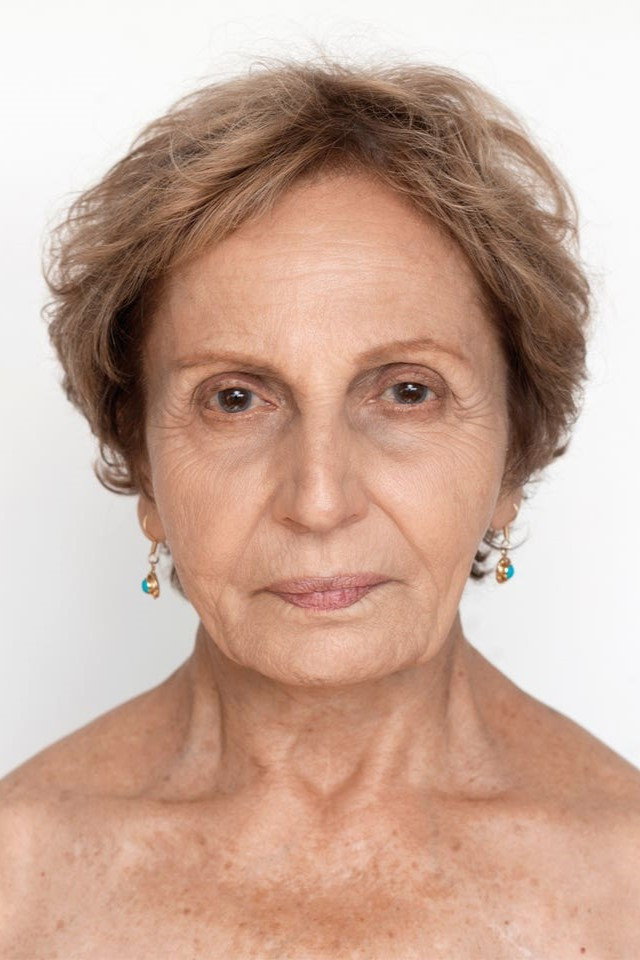Shosha Goren as Amuma in Kululush