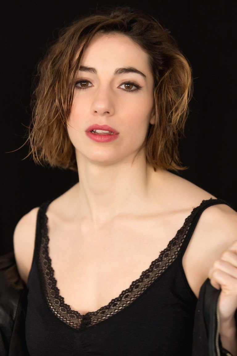 Rebeca Matellán as Edurne in La frontera