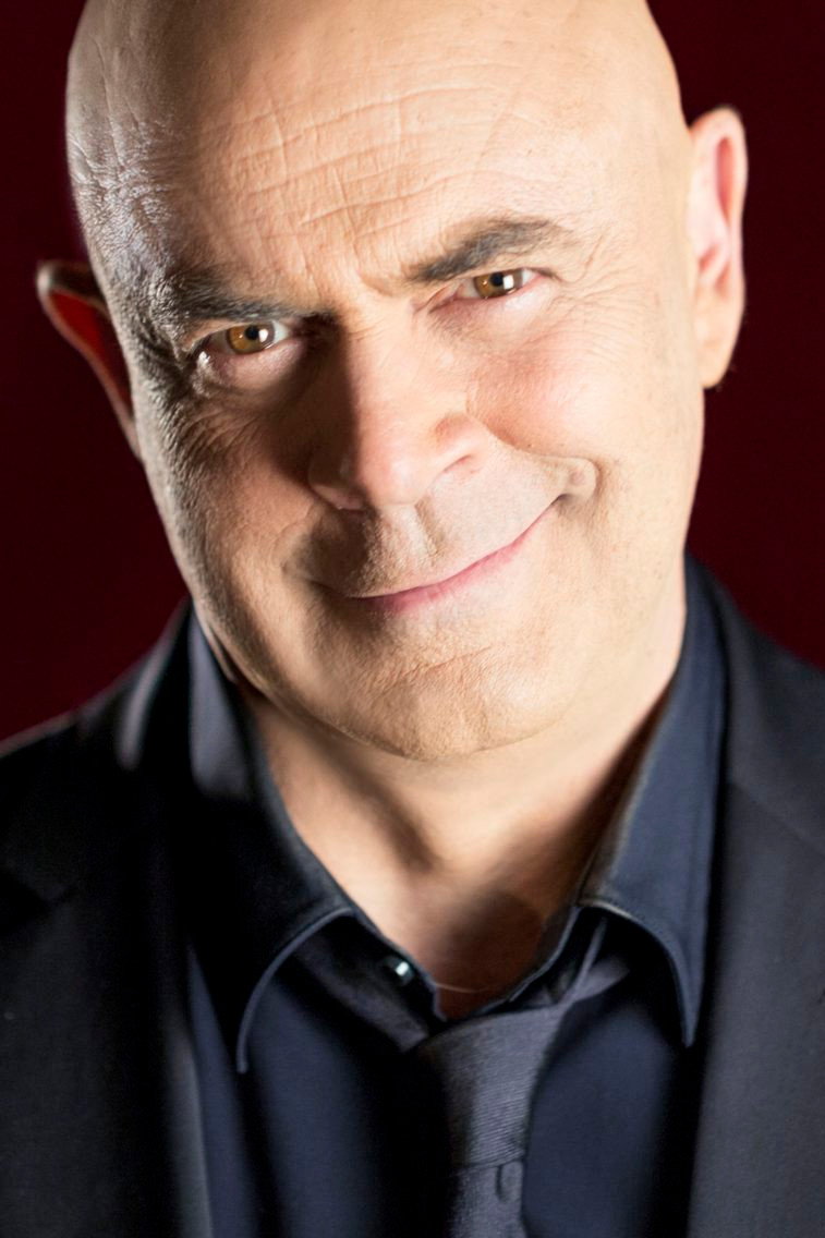 Maurizio Crozza as Carlo in Mamma per Caso