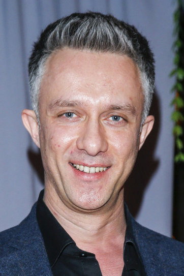 Łukasz Płoszajski as Artur Kulczycki in Pierwsza miłość