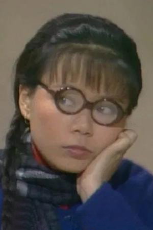 莊文清 as Mrs. Cow in The Ghost Informer