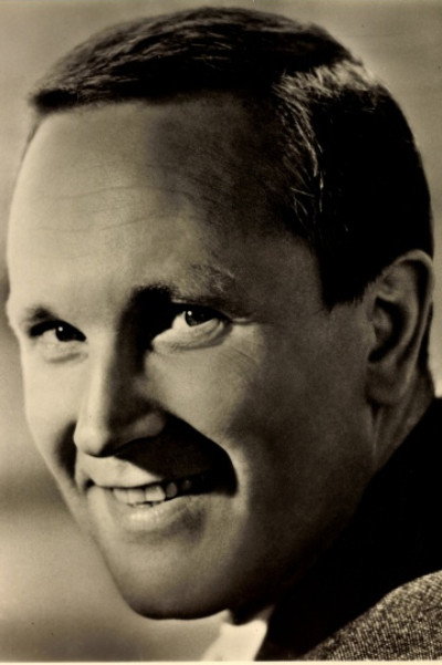 Alfred Müller as Meister in Die ehrbaren Fünf