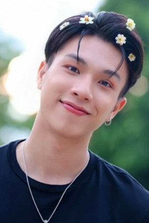 Nattawat Tunkaew as Foei in Self