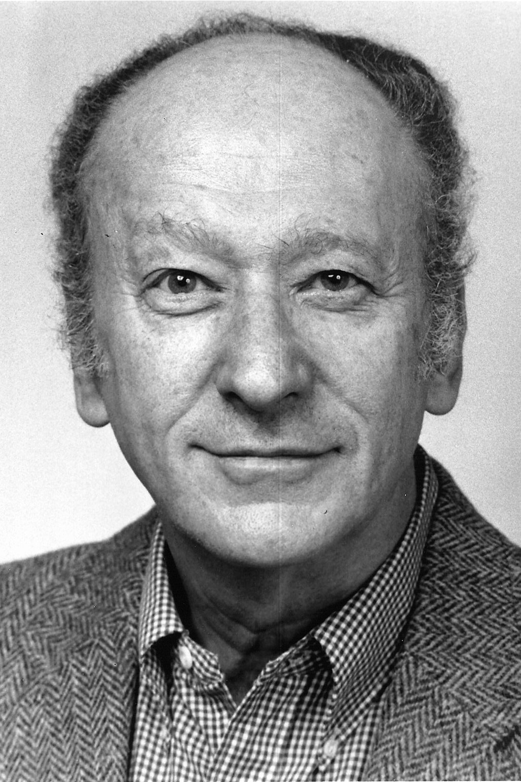Lee Wallace as Samuel Goldwyn in This Year's Blonde