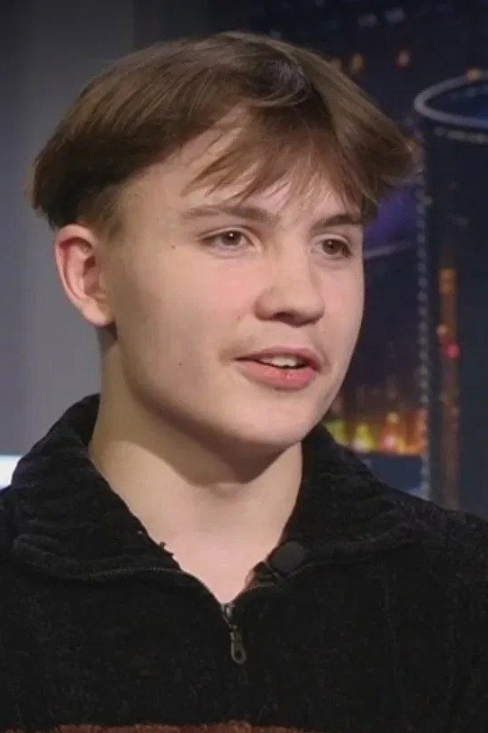 Timotheus Sammul as Young Uu in Stairway to Heaven