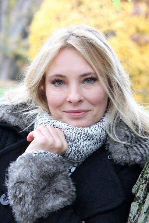 Adriana Tarábková as Markéta (Jeskyňka) in How Poets Are Losing Their Illusions