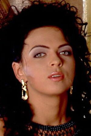 Jade as Bank director's daughter in Outlaws 2