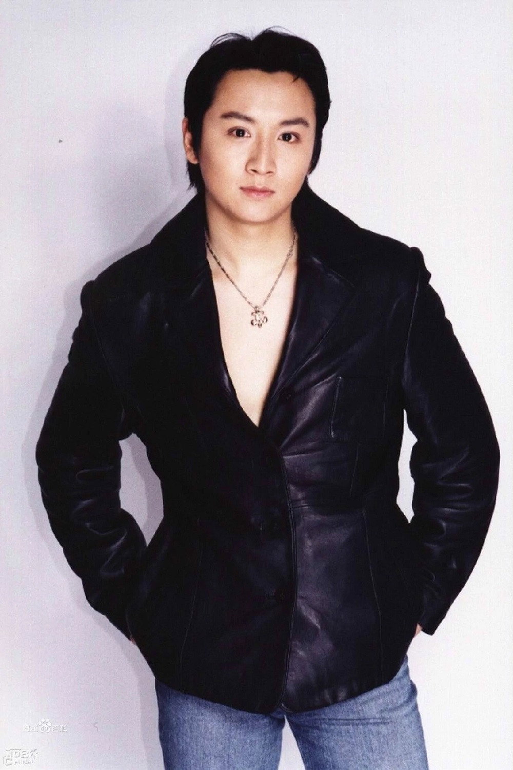 Gu Yang as Zheng Shaoheng in Silver Ornaments