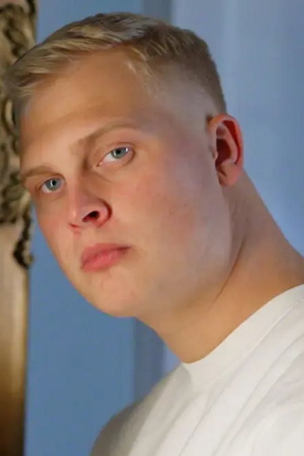 Anthon Edwards as Magnus in Pendlerkids