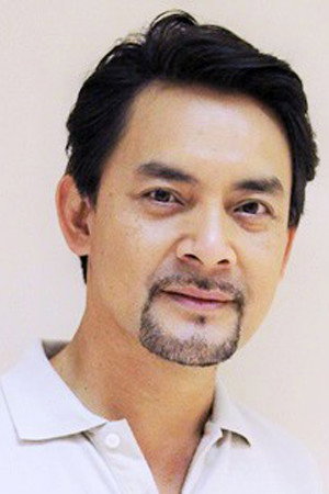 Gasab Jumpadib as Shaman In in Sanae Nang Kruan