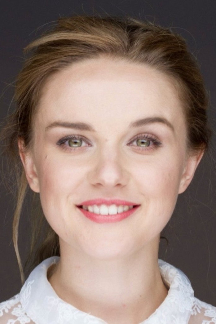 Irina Kaptelova as Natasha in 我的娜塔莎