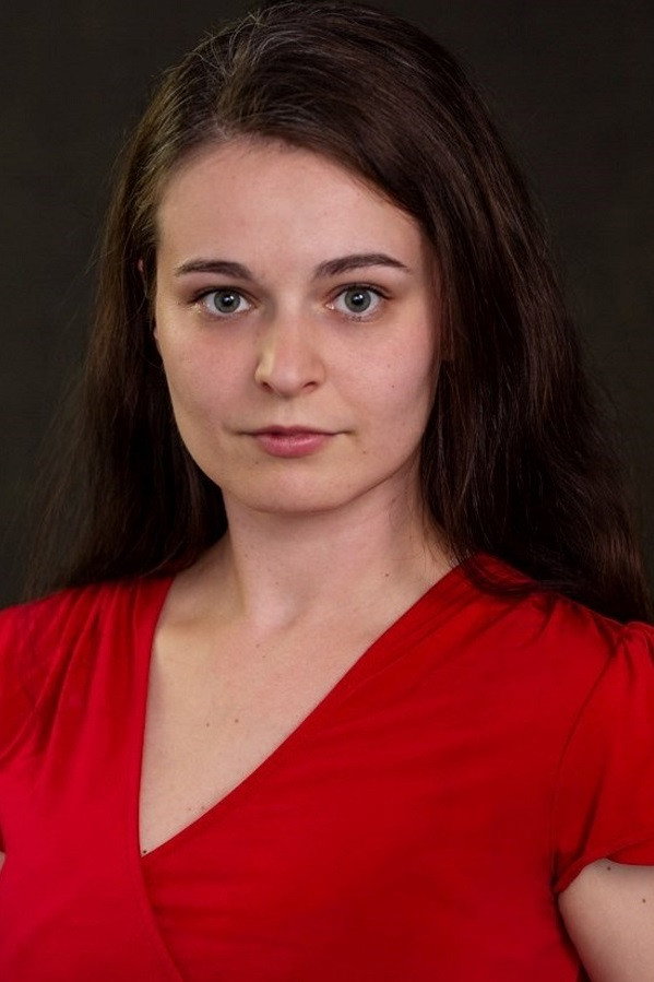 Ivana Palezevic as Lizzie Conley in Status Pending