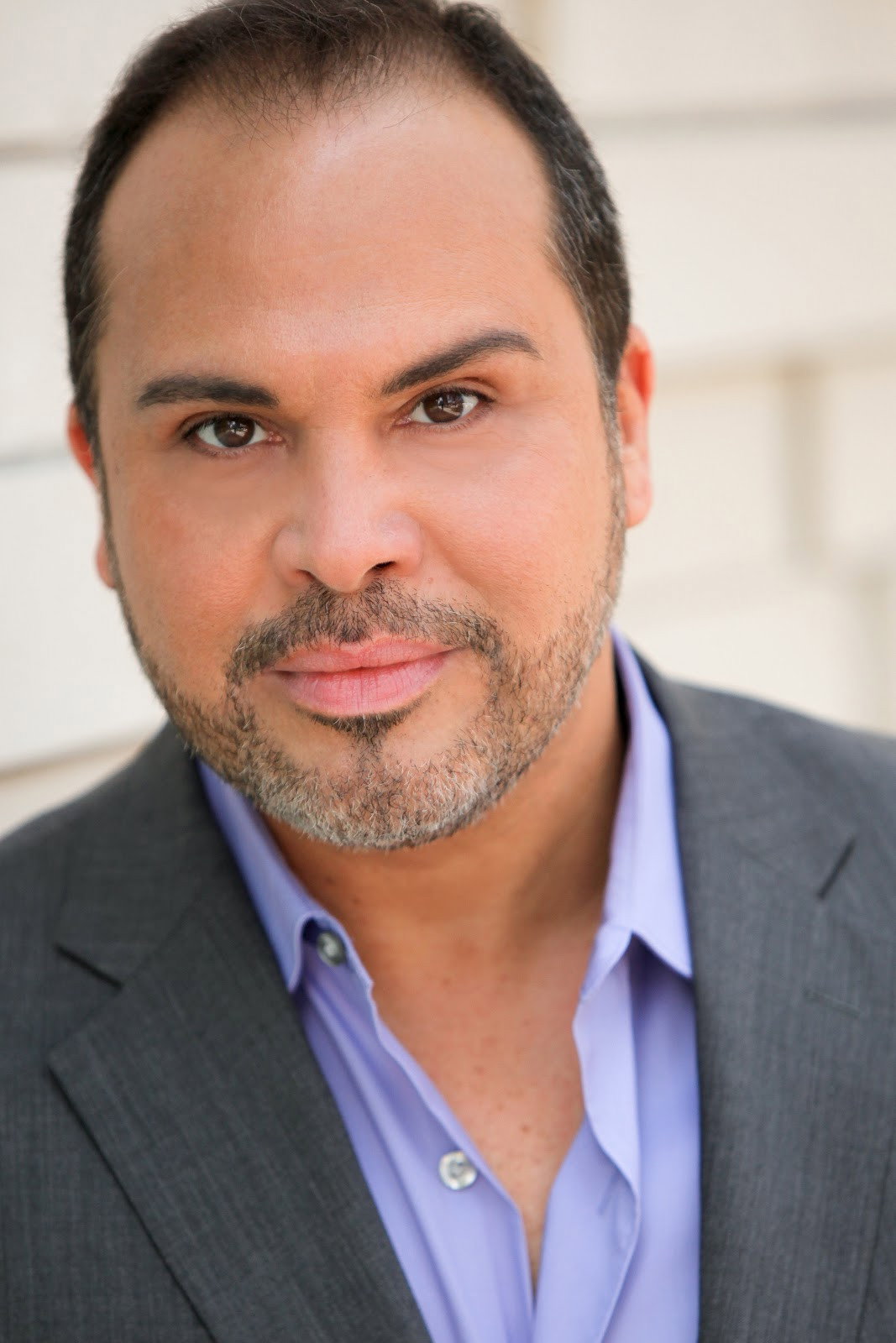 Eliseo Román as The Medium in The Delicate Medium