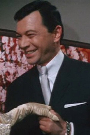 ジェリー伊藤 as Sgt. March in Pineapple Butai