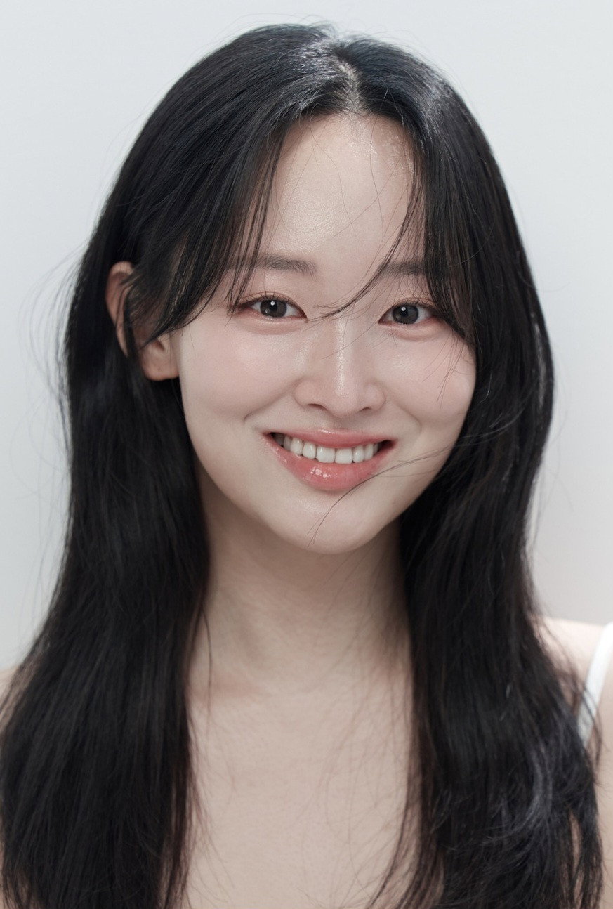 추예진 as Jung Ga-won in Would You Like a Cup of Coffee?