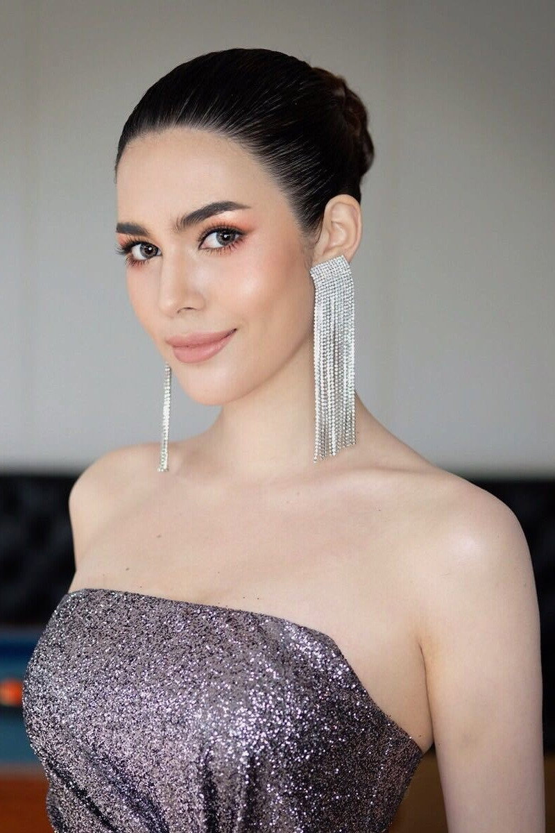 Jessica Sompong Espiner as "Nat" Nattharida in Soot Rak Sap E-Lee