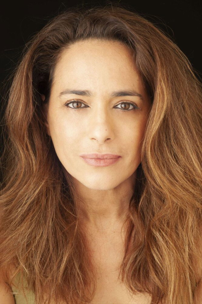 São José Correia as Manuela Pinheiro in The Wise Man