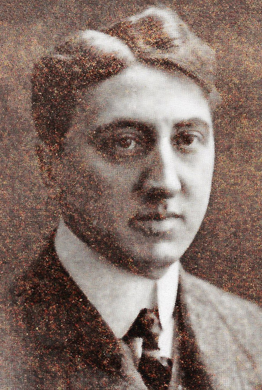 Jan van Dommelen as Kolonel van Borselen / Zeeman in Golden Chains