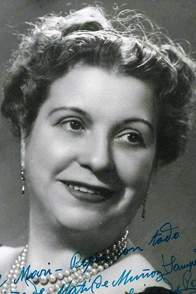 Matilde Muñoz Sampedro as Madre de Isabel in Pacto de silencio