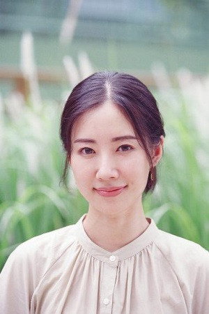 赵伊祎 as Erica in Let's have a cup of doodh patti chai