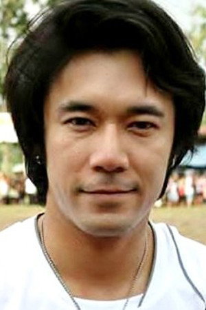 Noppachai Muttaweevong as Sinthong in Wang Nam Won