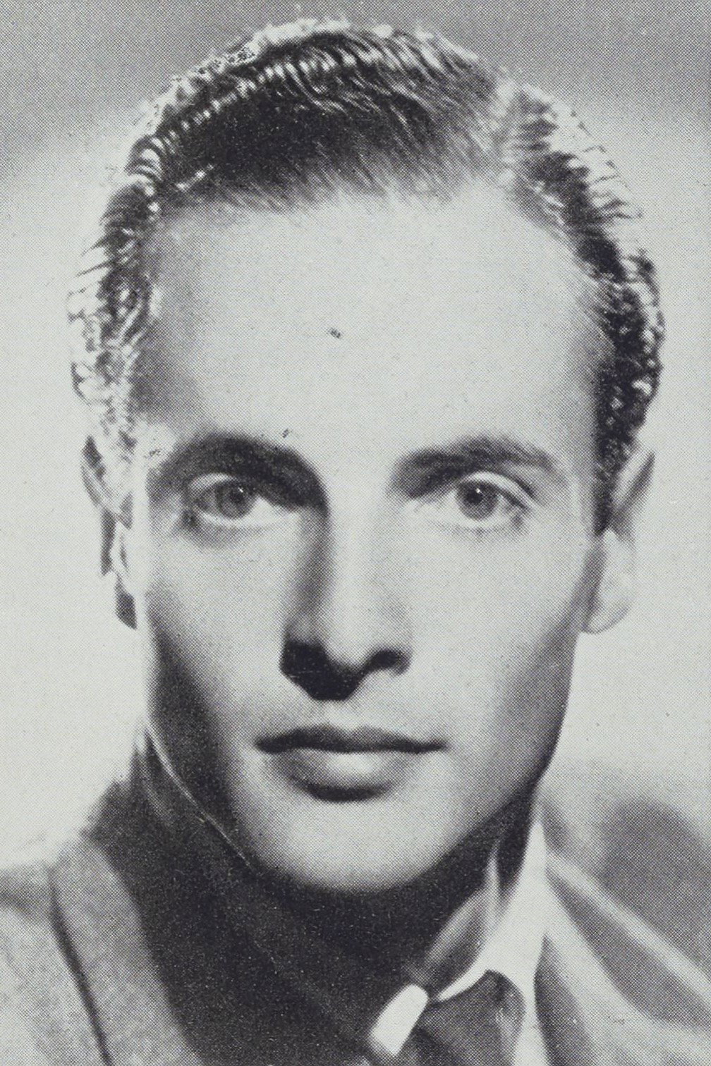 Claude Sainval as The prince in Paris Waltz