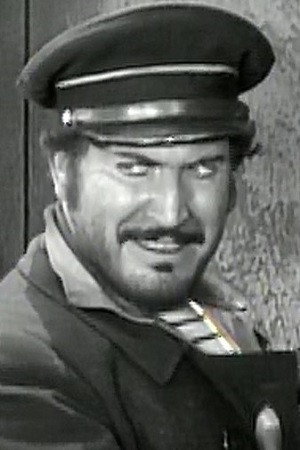 Michael Visaroff as Serge (the valet) in The Last Command