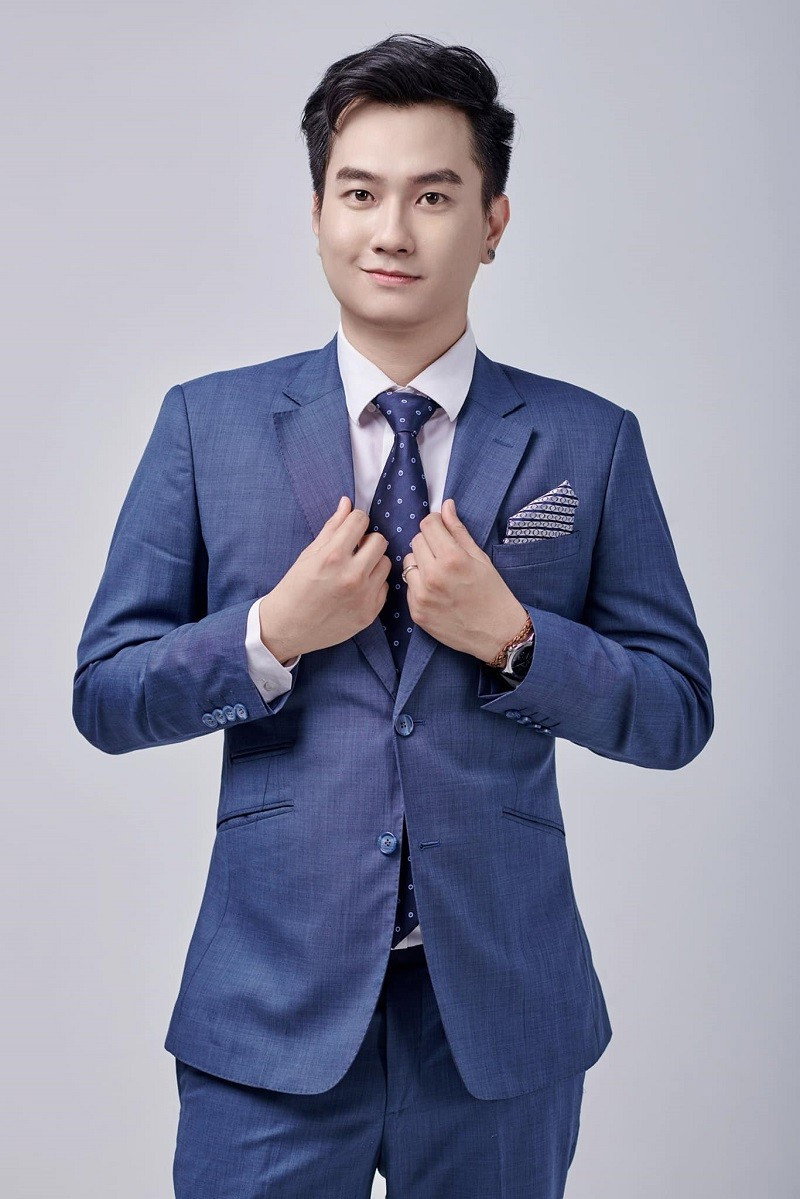 Phạm Anh Tuấn as Huy (lúc trẻ) in Zippo, mù tạt và em