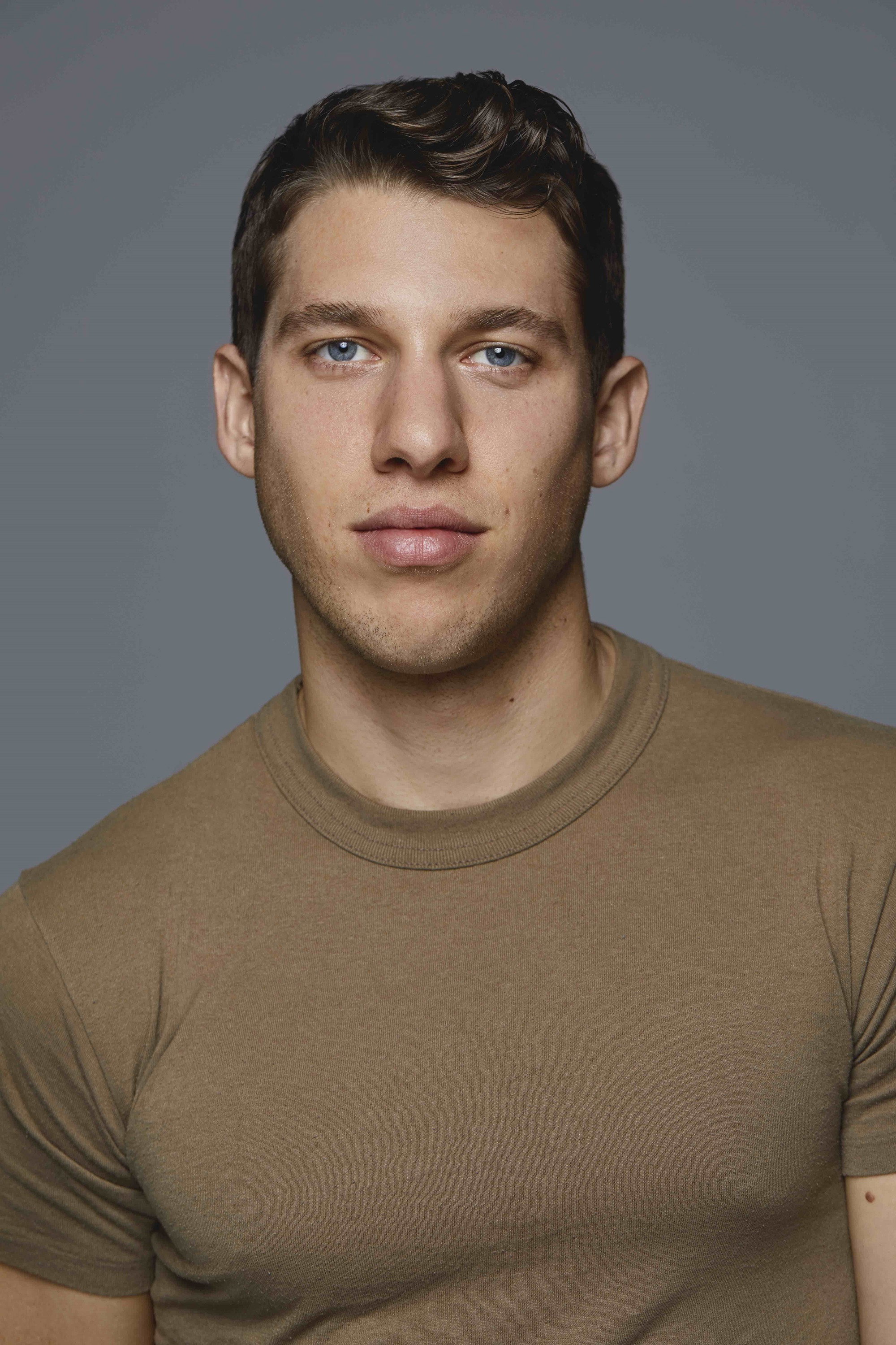 Lorenzo Pozzan as Liam in A Christmas Dream