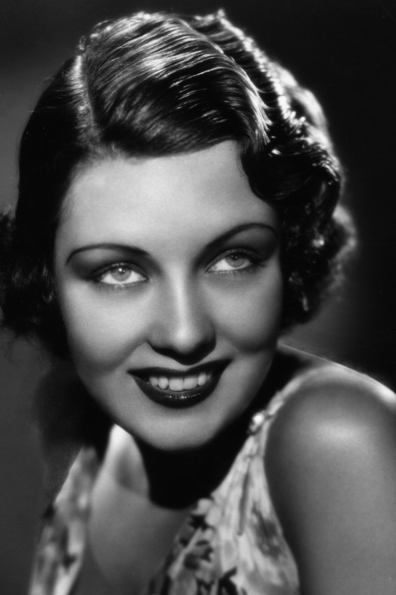 Patricia Farley as Mae in Narcotic