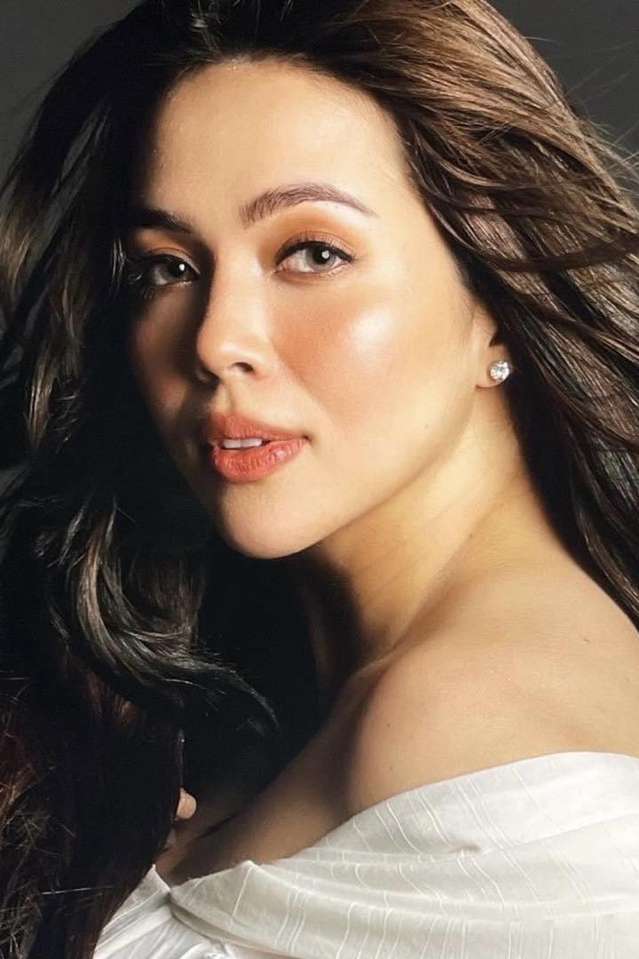Julia Montes as Sarah Beltran-Dela Vega / Sarah B. Salazar-Dela Vega in Muling Buksan Ang Puso