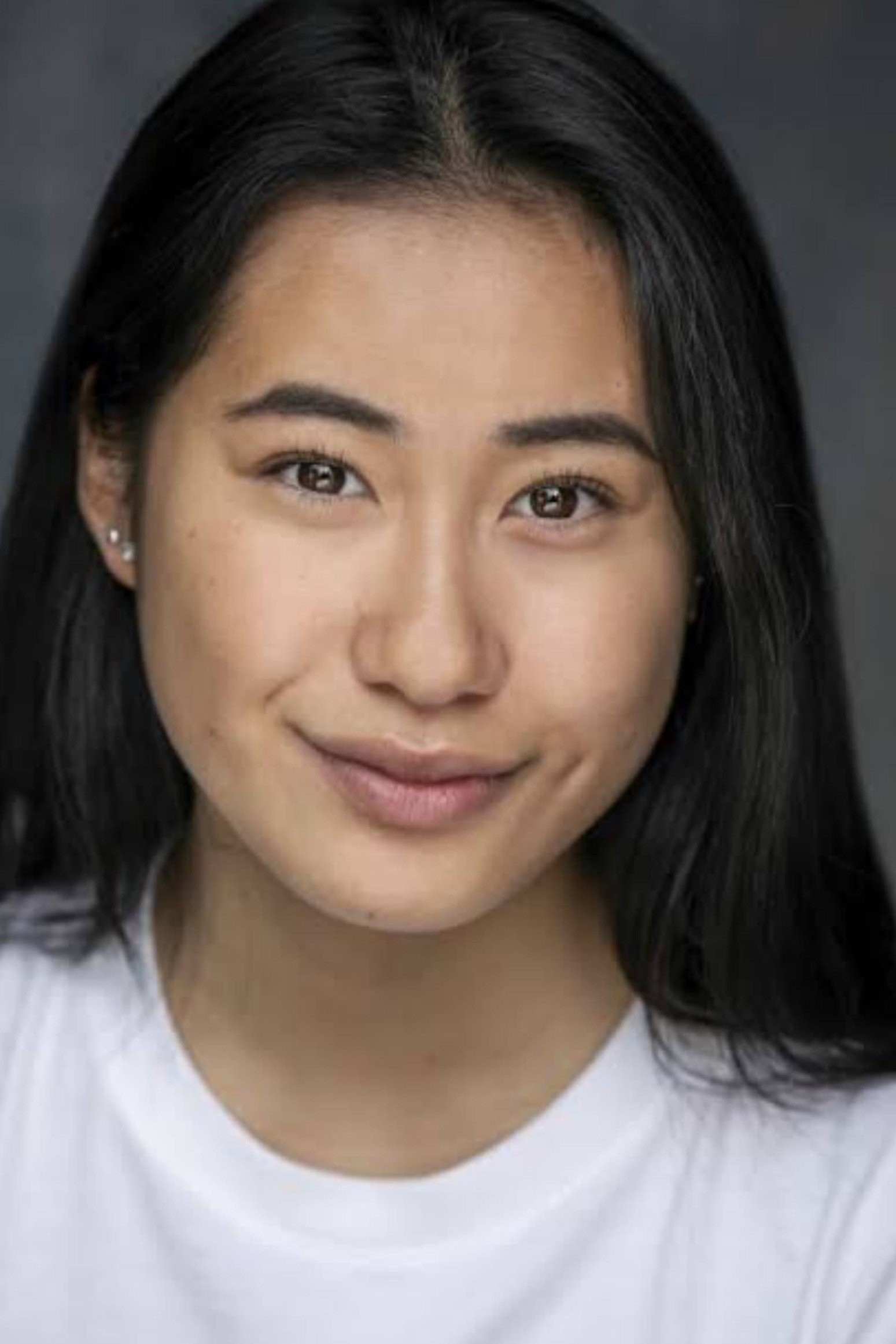 Celine Dam as Claude in Dead Strangers
