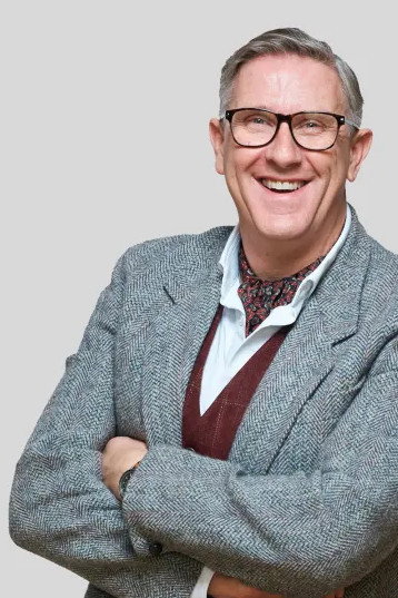 Graeme Hall as Self - Presenter in Dogs Behaving (Very) Badly