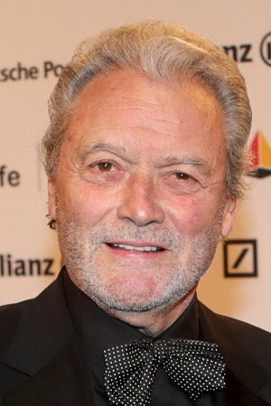 Hans-Jürgen Bäumler as himself in Broiler oder Burger - Deutscher Alltag vor der Wende