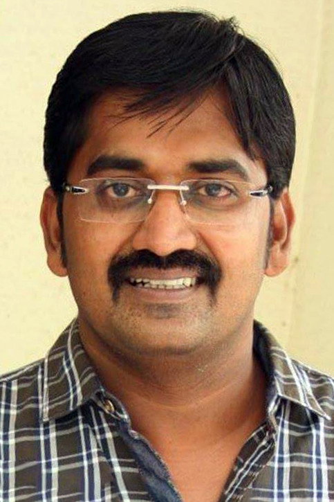 Karunakaran as Gajaa in Kaatteri