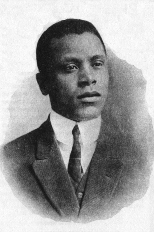 Oscar Micheaux as self in Screen Snapshots (Series 1, No. 7)
