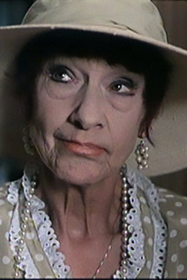Majolka Šuklje as Fanci in Bumpstone