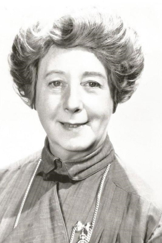 Mona Washbourne as Aunt Lydia in The London Connection