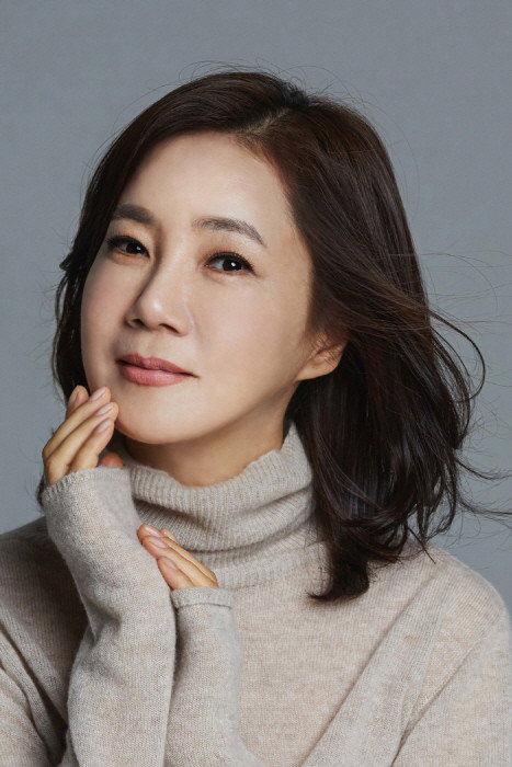 양미경 as Kang Ok-soon in Mask