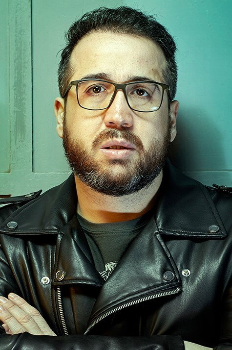 Aníbal Gómez as Yago in Ella es tu padre