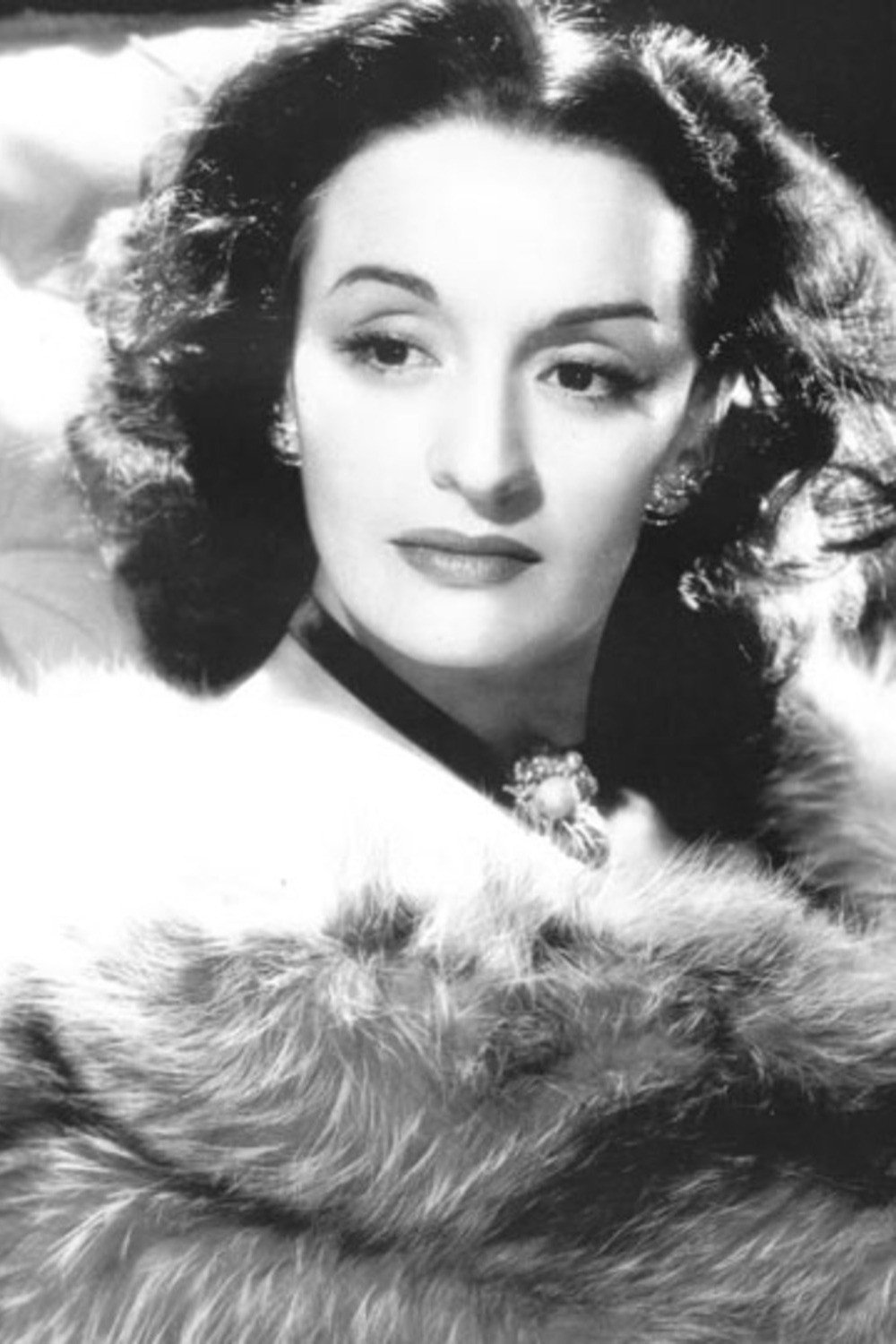 Andrea Palma as Virginia Walter in El Buen Mozo