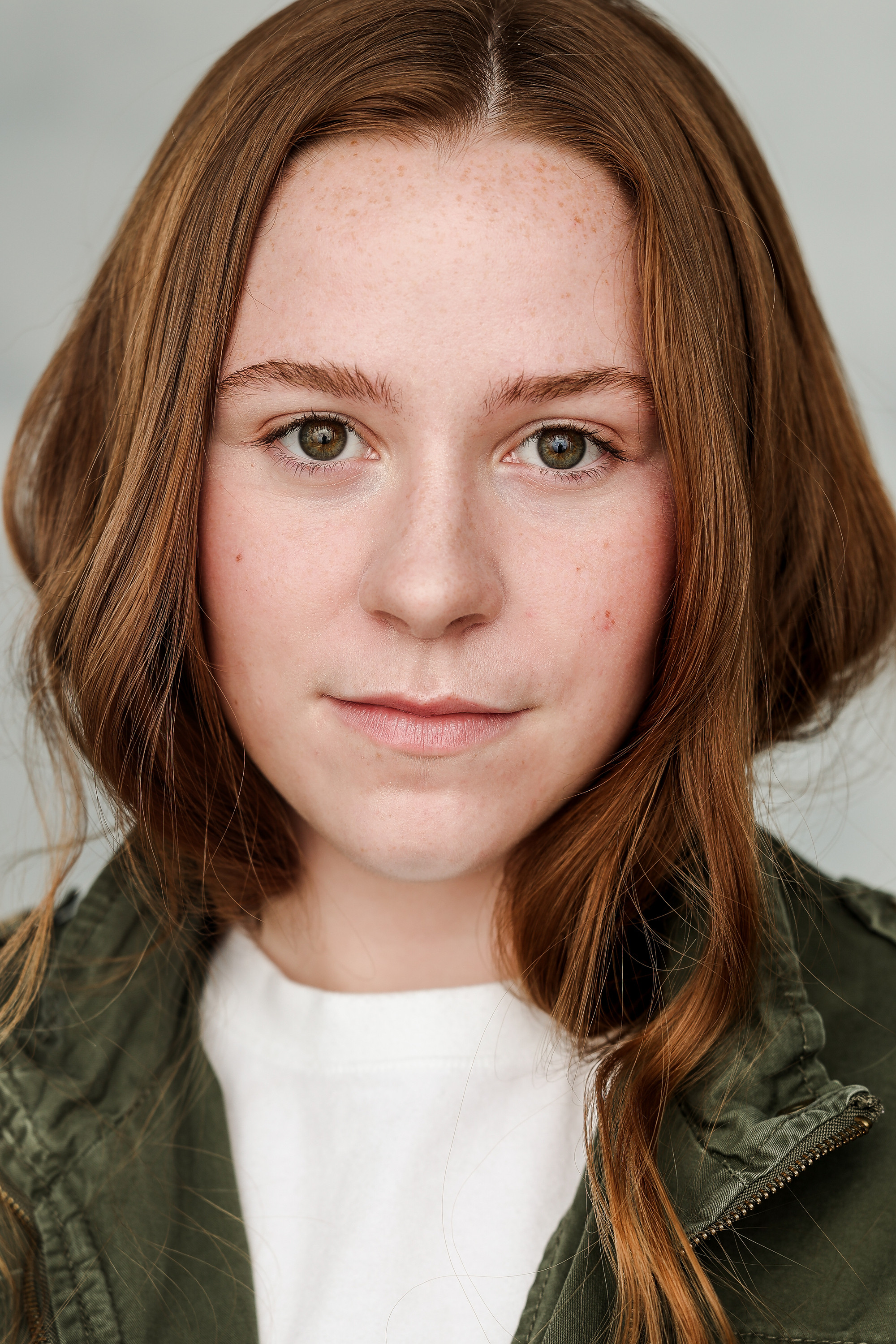 Fallon Heaslip as Young Lillian Newson in Man in the Mountain