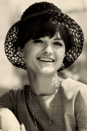 Lenka Fišerová as tanečnice Jana Pilátová in Death Behind a Curtain