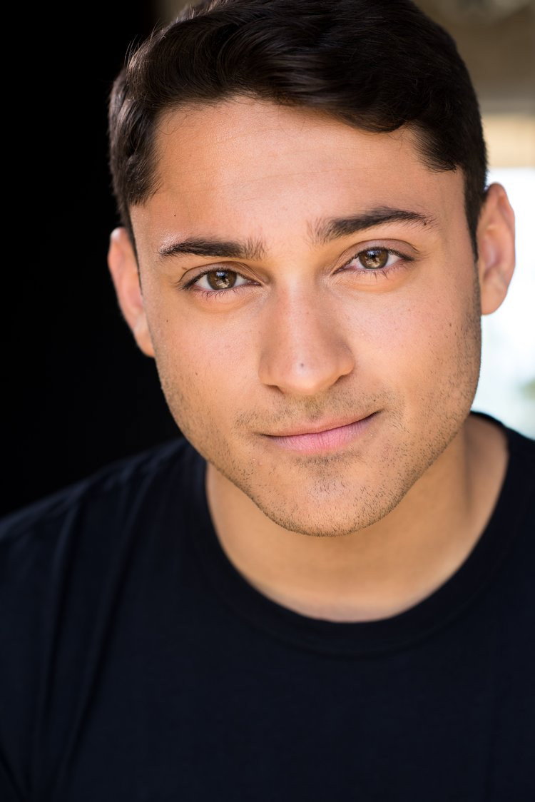 Geoffrey James as Dan in 12 Days of Christmas