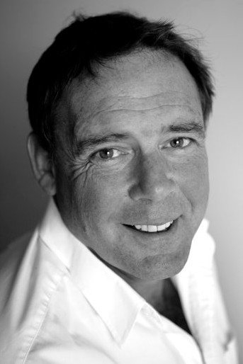 Peter Bensley as Dale Whitely in Romance on the Menu